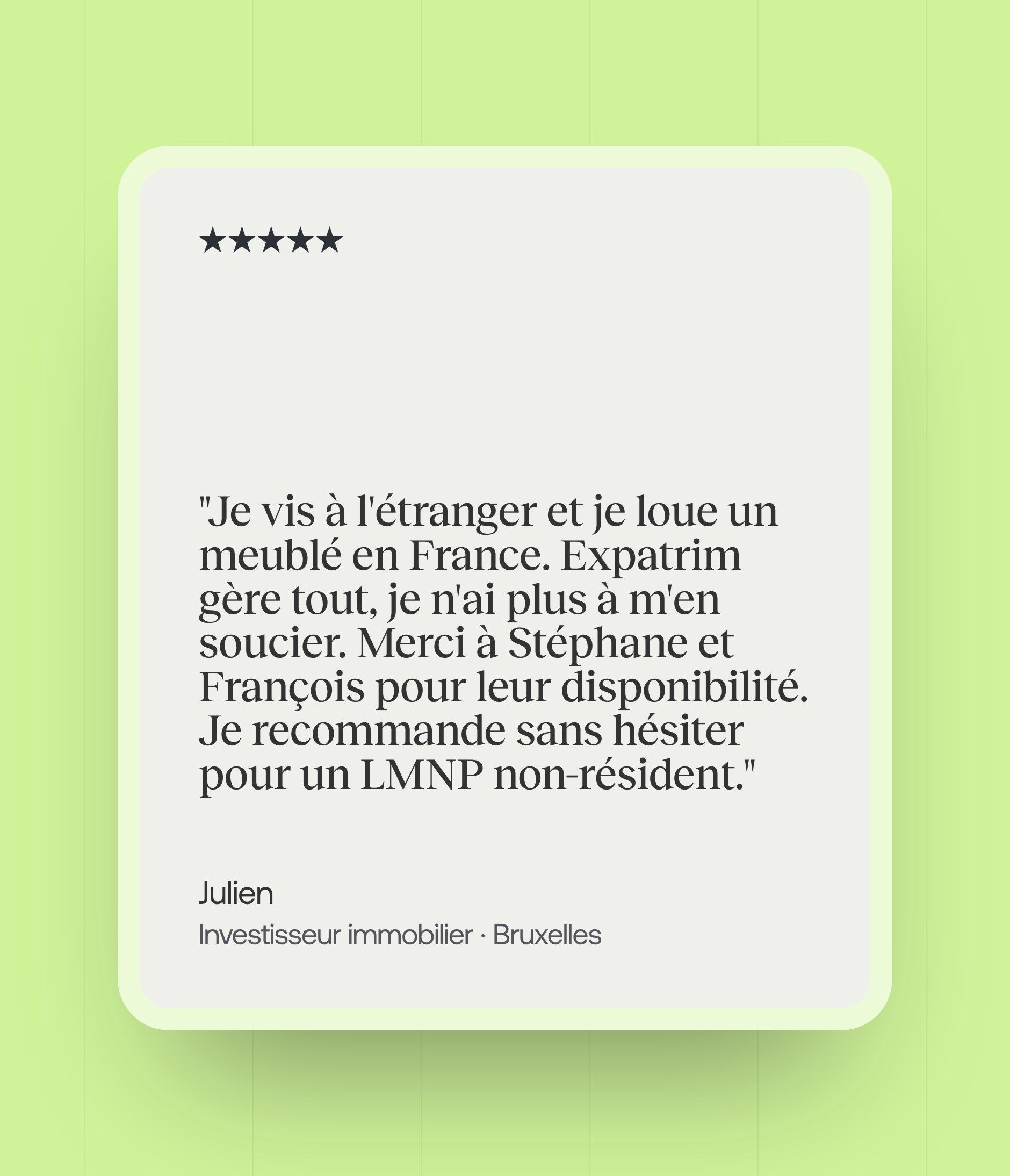 Client review card on the Expatrim website, on a lime background