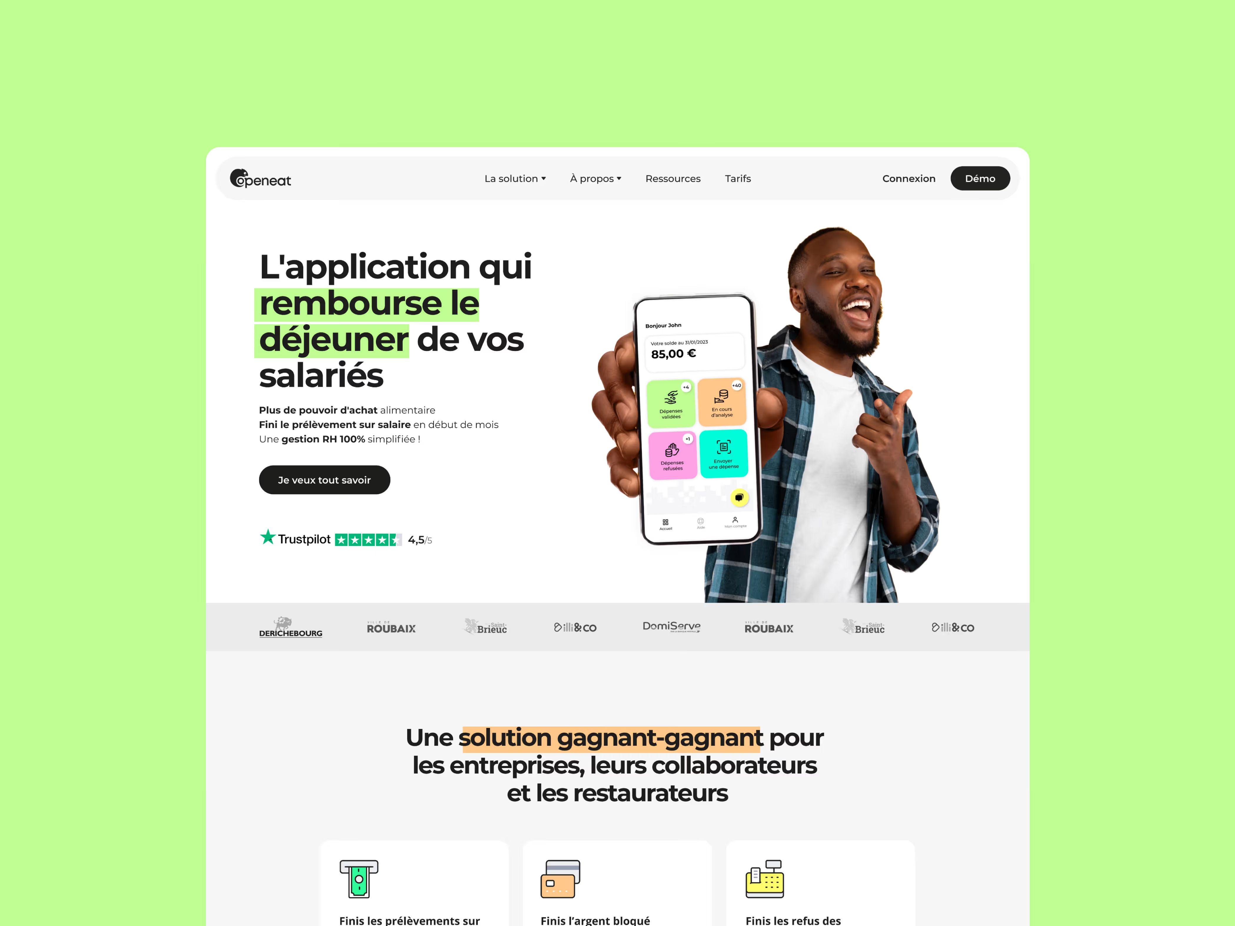 Maquette de page d’accueil Openeat : « L’application qui rembourse le déjeuner de vos salariés », homme tenant un mobile