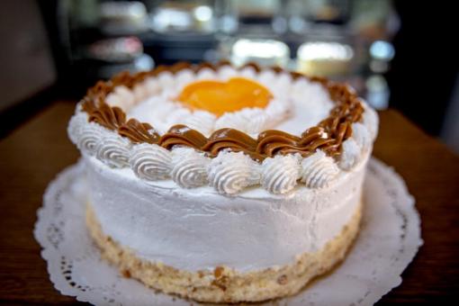 Bizcocho Manjar Durazno Crema