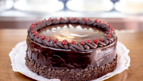 Bizcocho chocolate manjar frambuesa