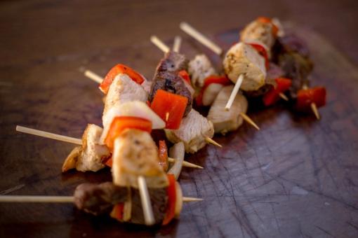 Brochetas de Lomo o Pollo