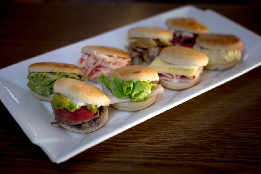 Tapaditos (Mini Sándwich)
