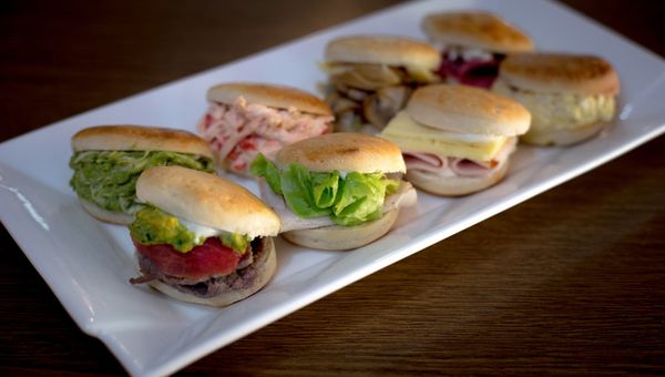 Tapaditos (Mini Sándwich)