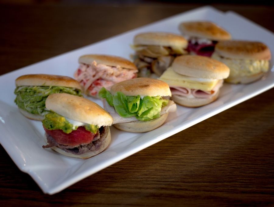 Tapaditos (Mini Sándwich)