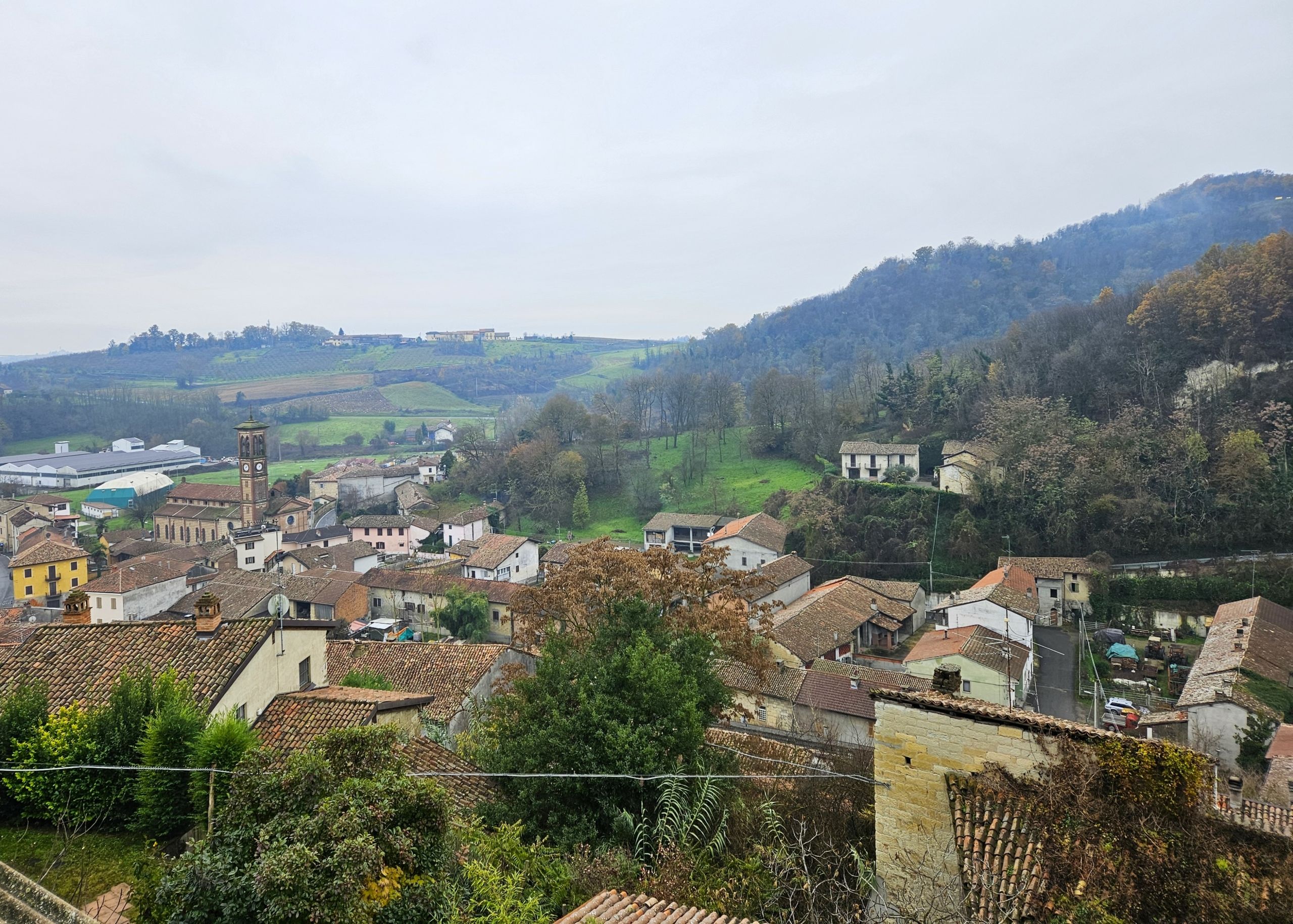 Appartamento arredato con vista panoramica sulle colline – foto 5
