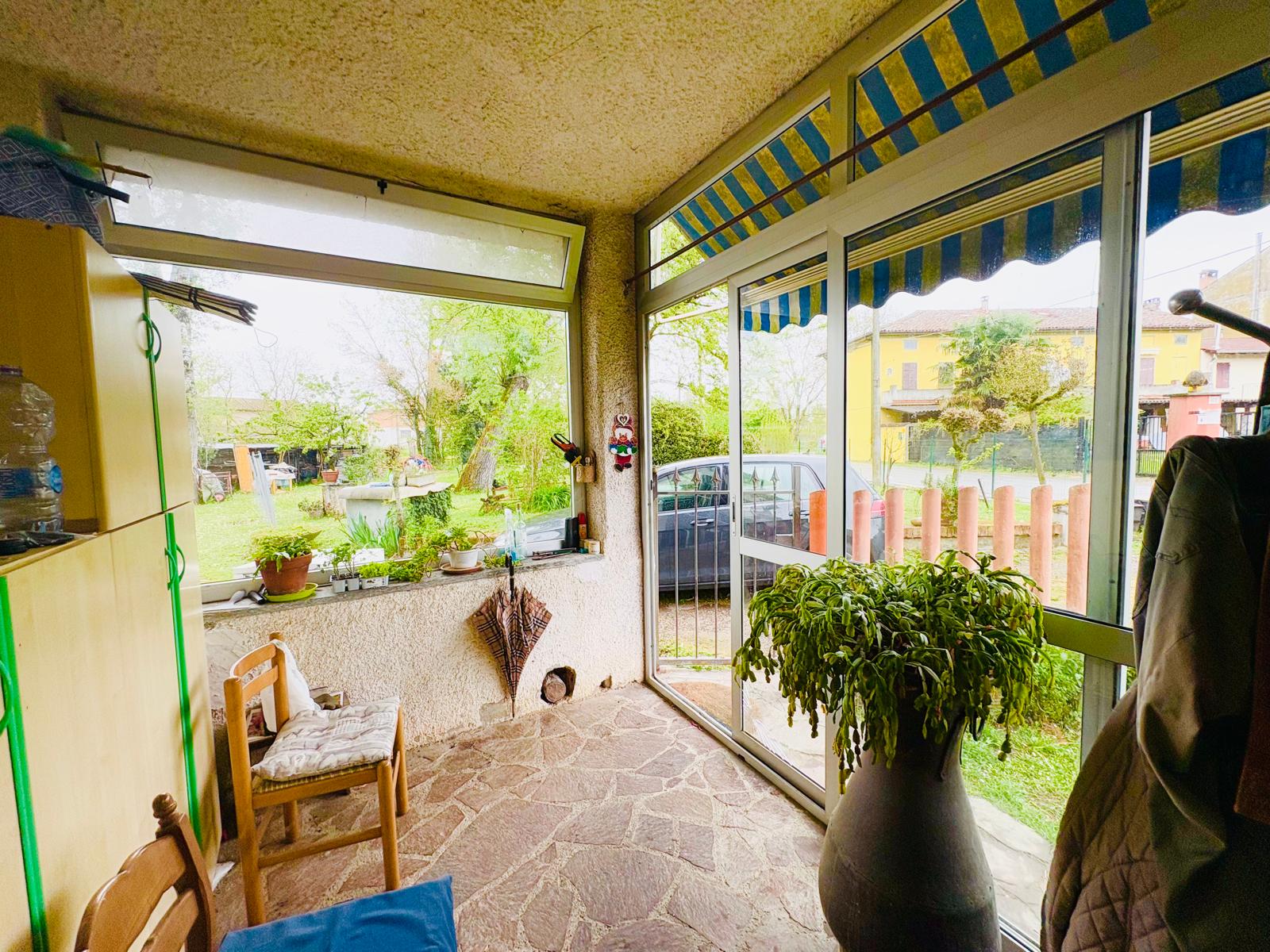 Abitazione al piano terra con ampio giardino privato – foto 4