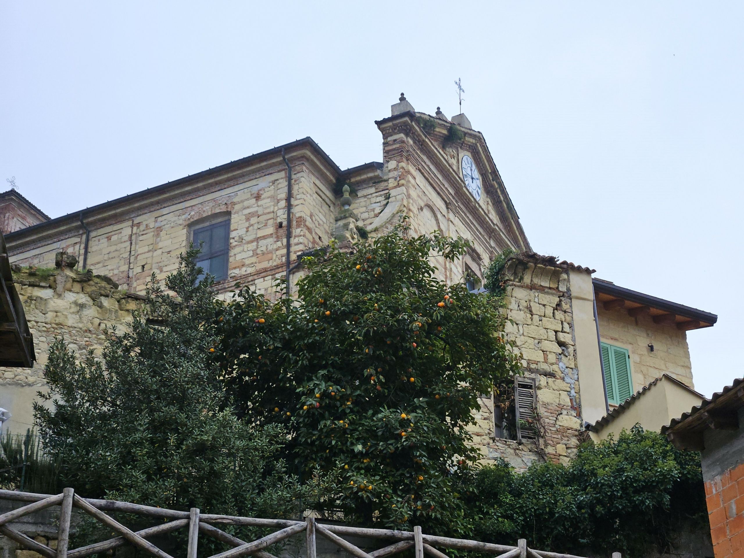 Appartamento arredato con vista panoramica sulle colline – foto 2
