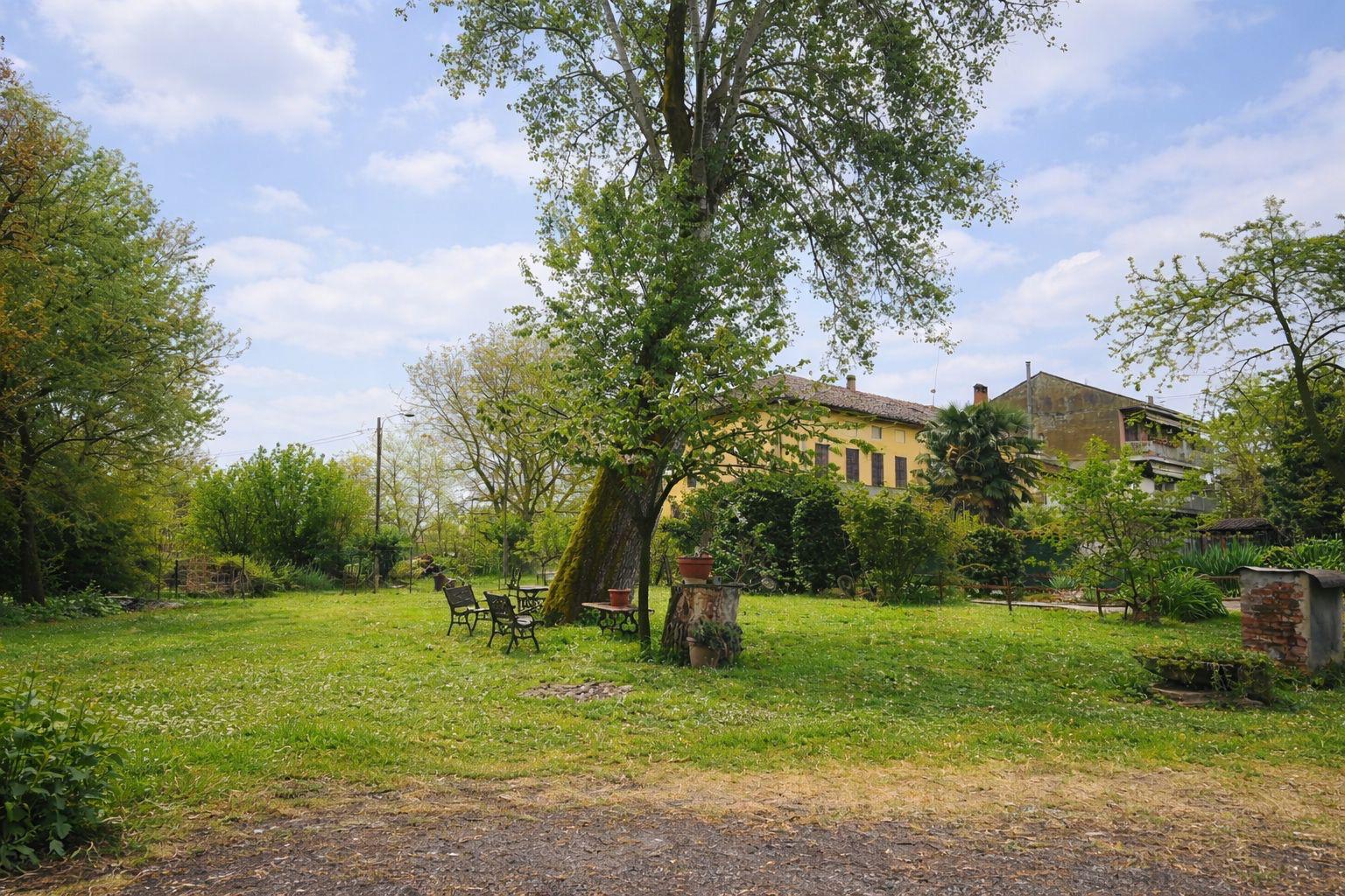 Abitazione al piano terra con ampio giardino privato – foto 5