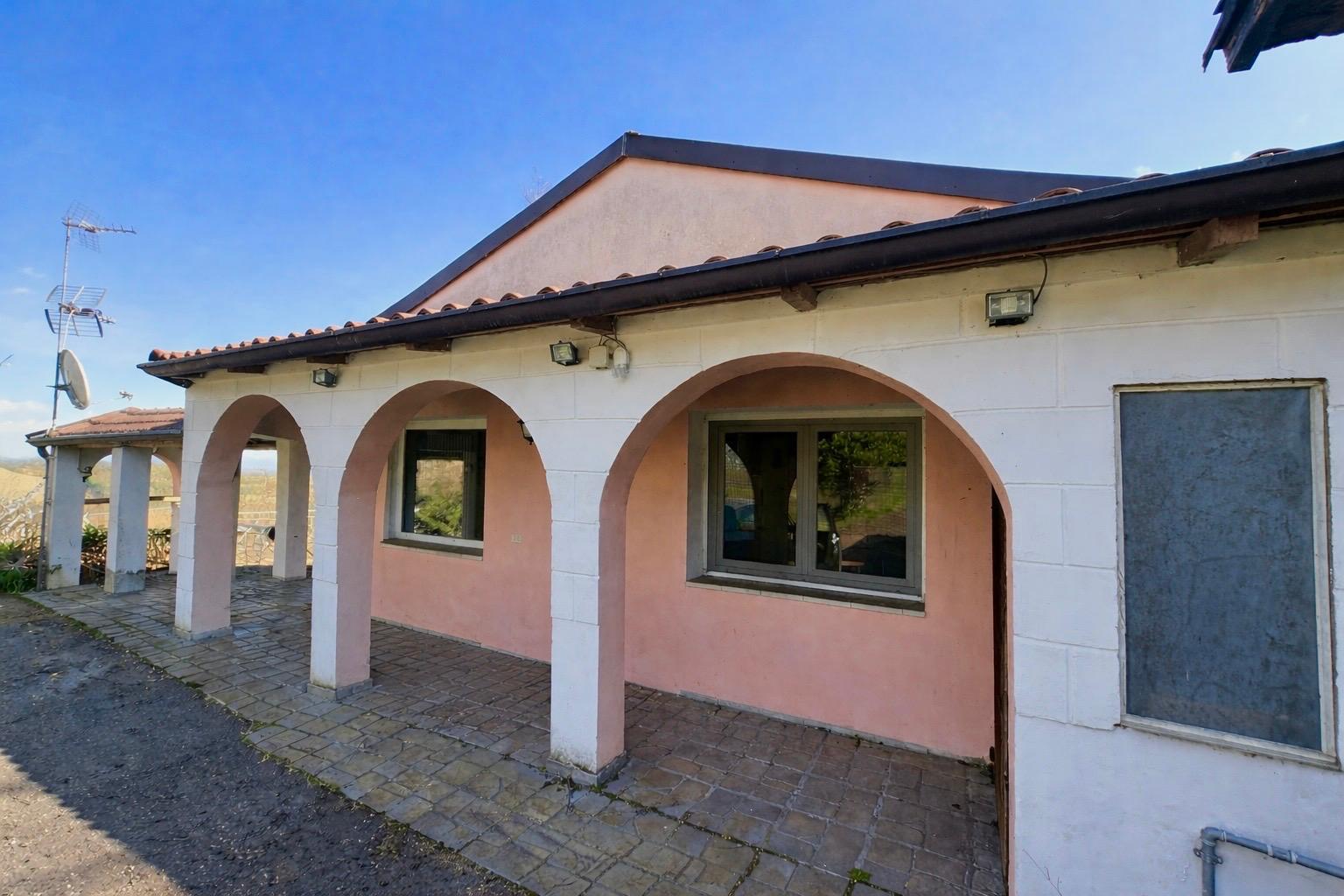 Villa bifamiliare immersa nella natura a Lu Monferrato