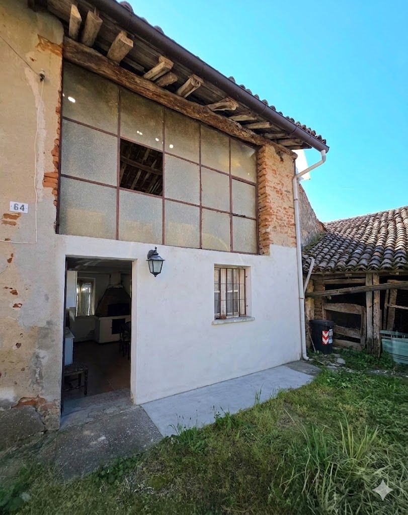 Casa libera su 3 lati con tavernetta e posto auto – foto 3