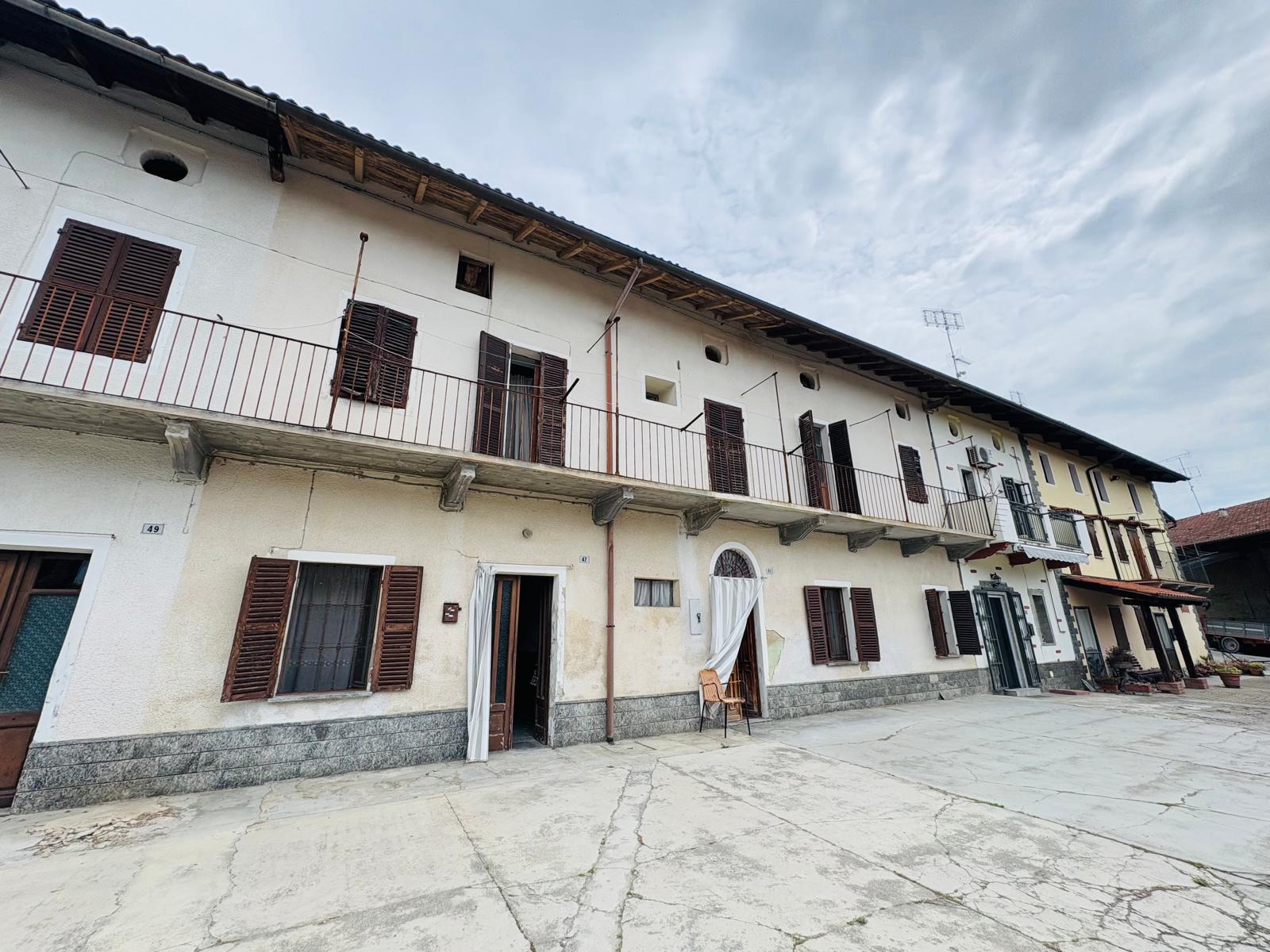 Ottimo investimento: proprietà con terreno mq. 10.000 – foto 3