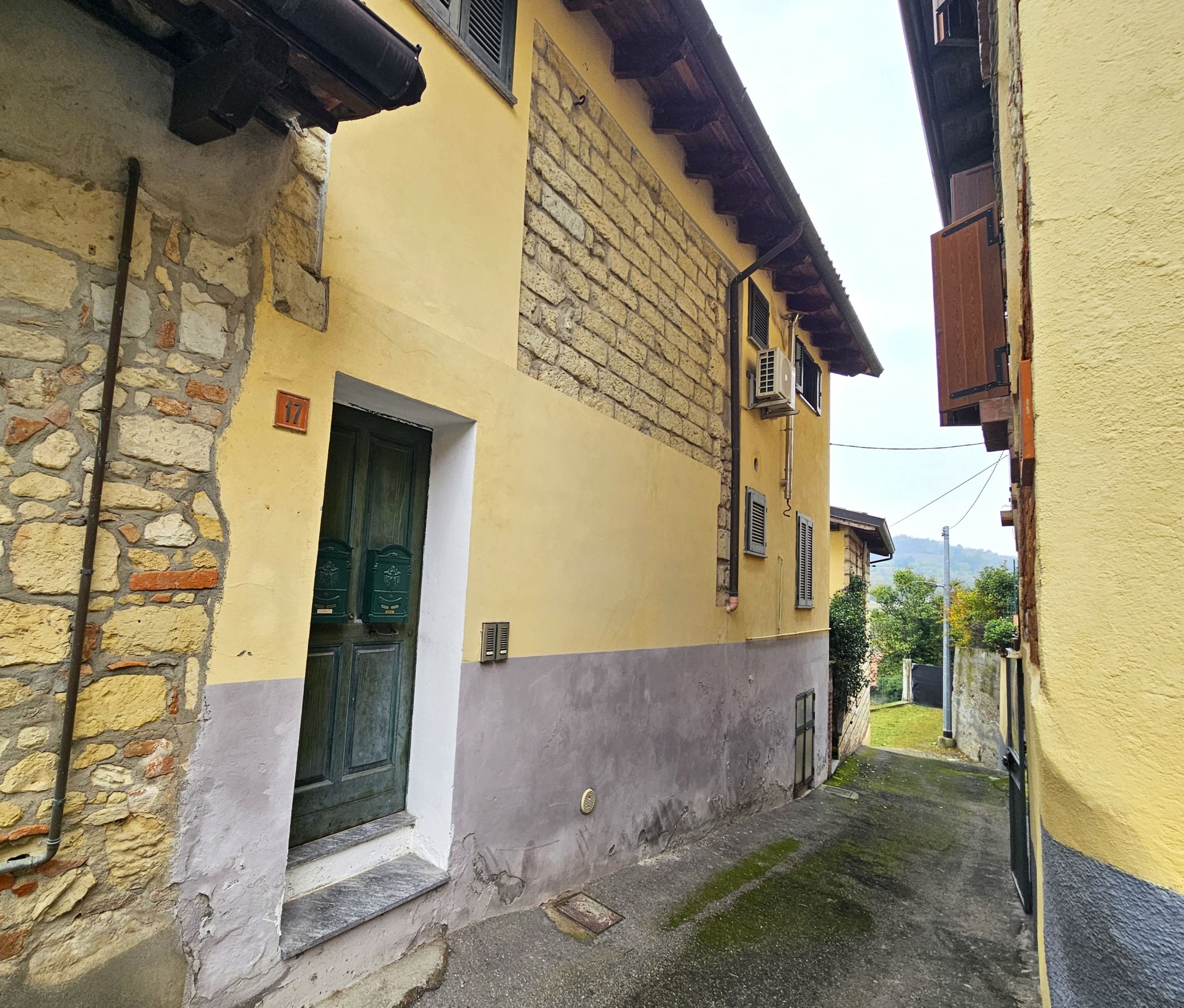 Appartamento arredato con vista panoramica sulle colline