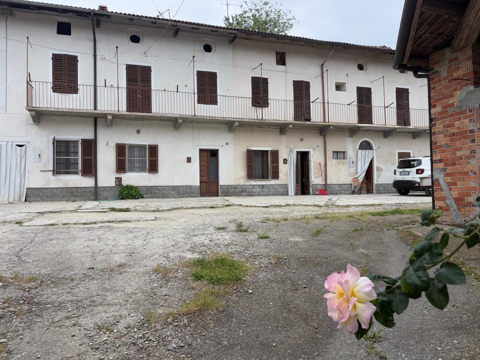 Ottimo investimento: proprietà con terreno mq. 10.000