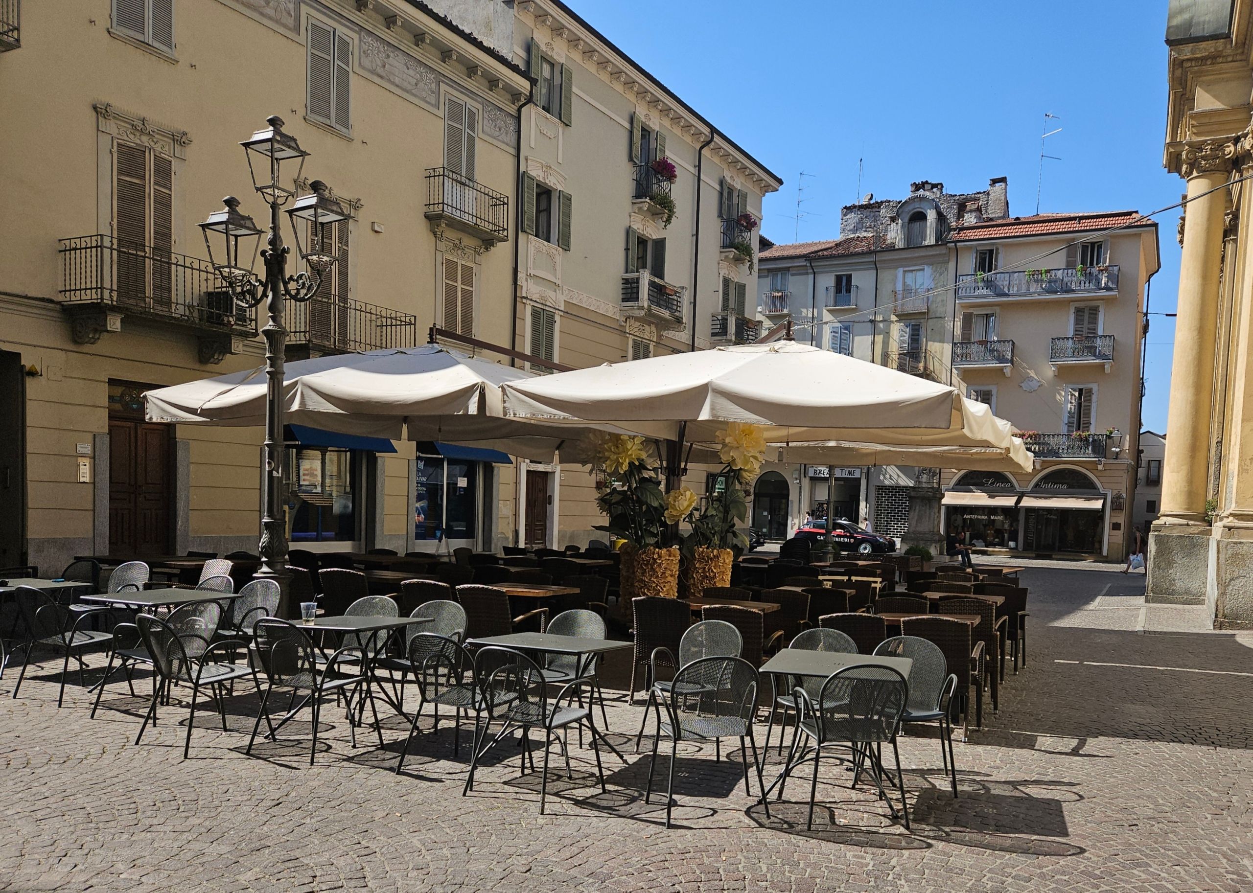 Storico bar nel centro di Casale Monferrato (Piazza Santo Stefano)