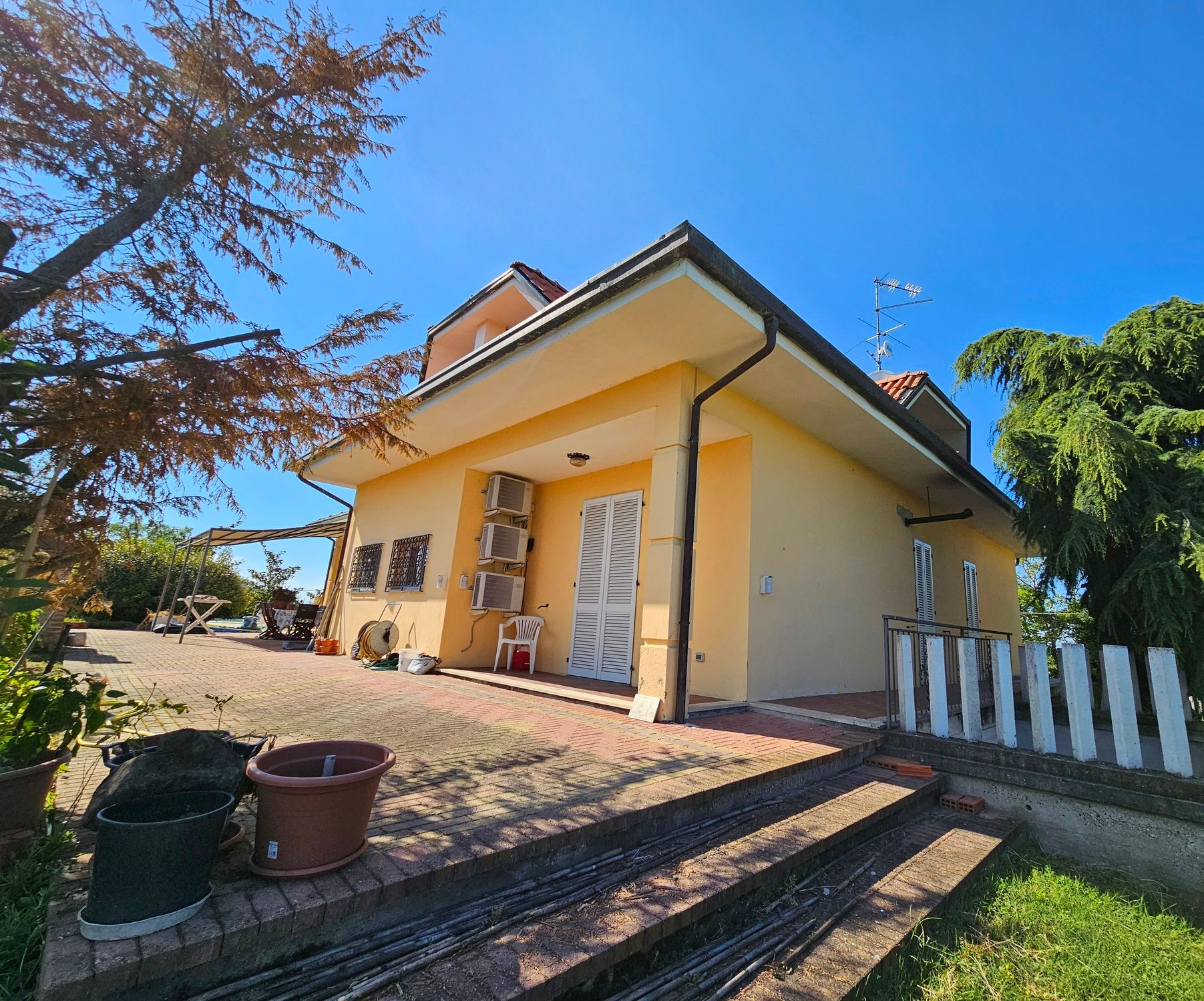 Prestigiosa villa con piscina a Conzano (AL) – foto 3