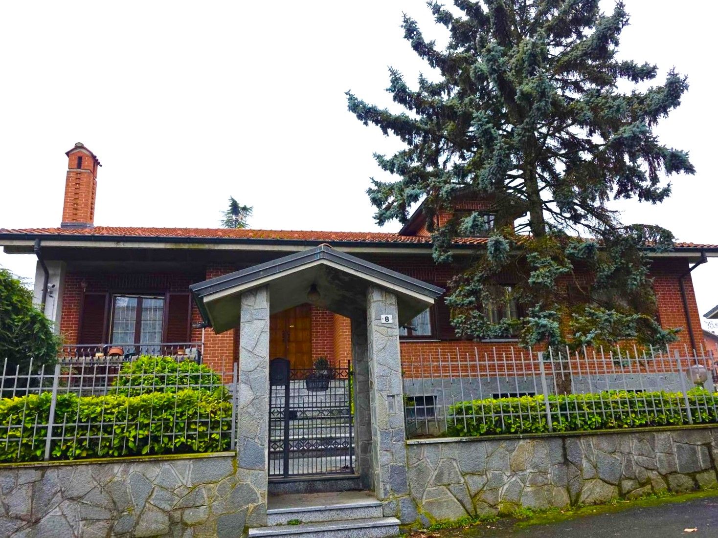 Villa panoramica di prestigio con giardino privato – foto 3