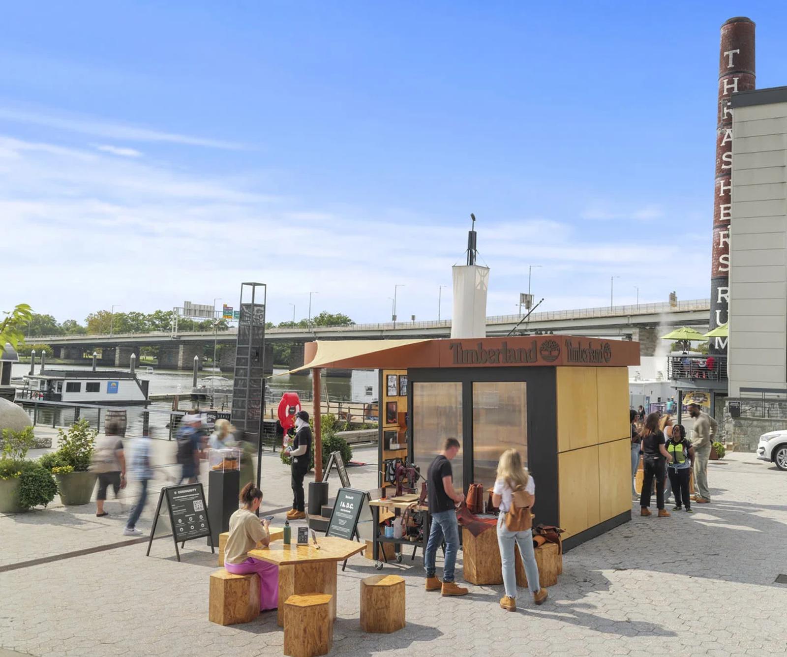 How to do a pop-up shop with interactive retail spaces that boost brand visibility.