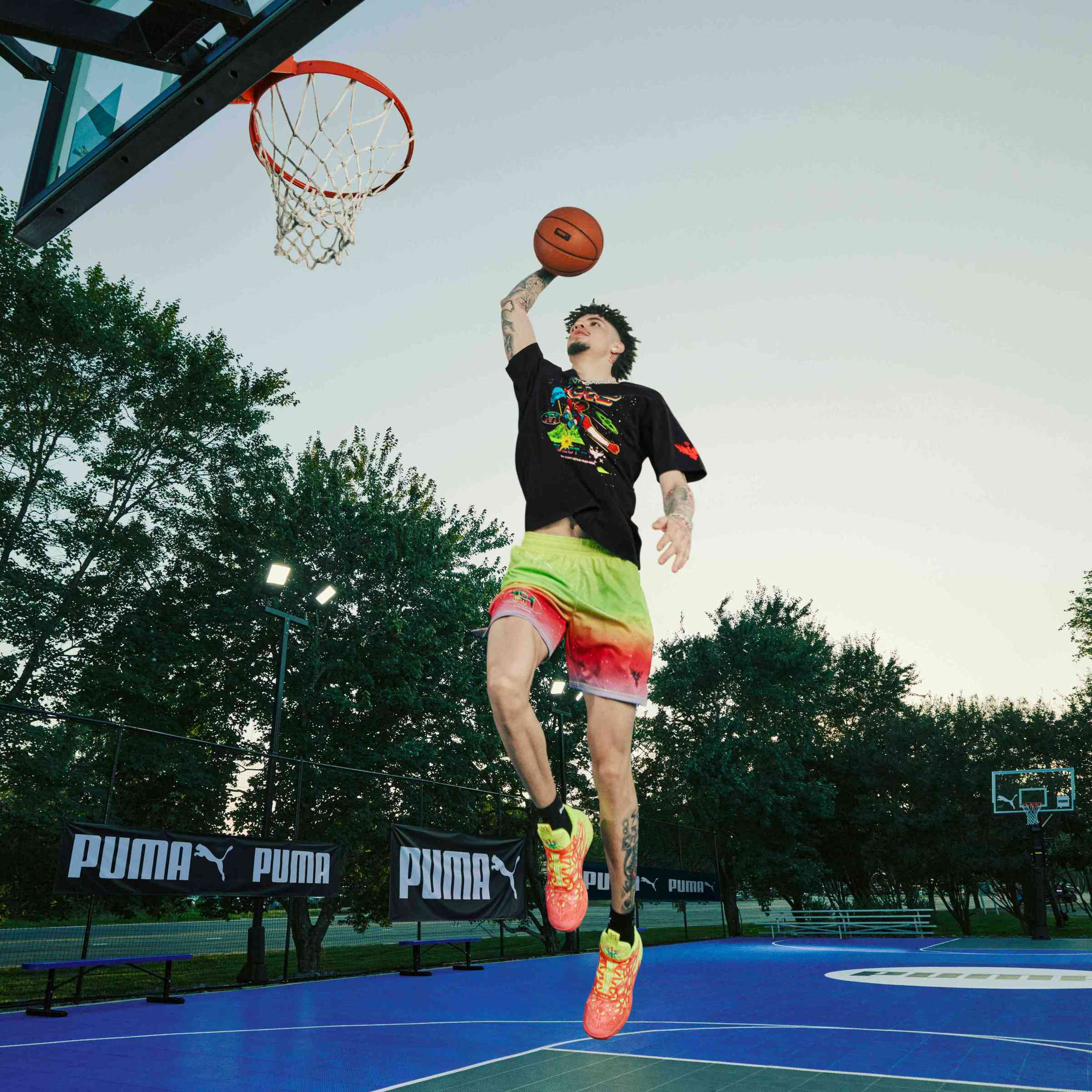 LaMelo Action Dunking