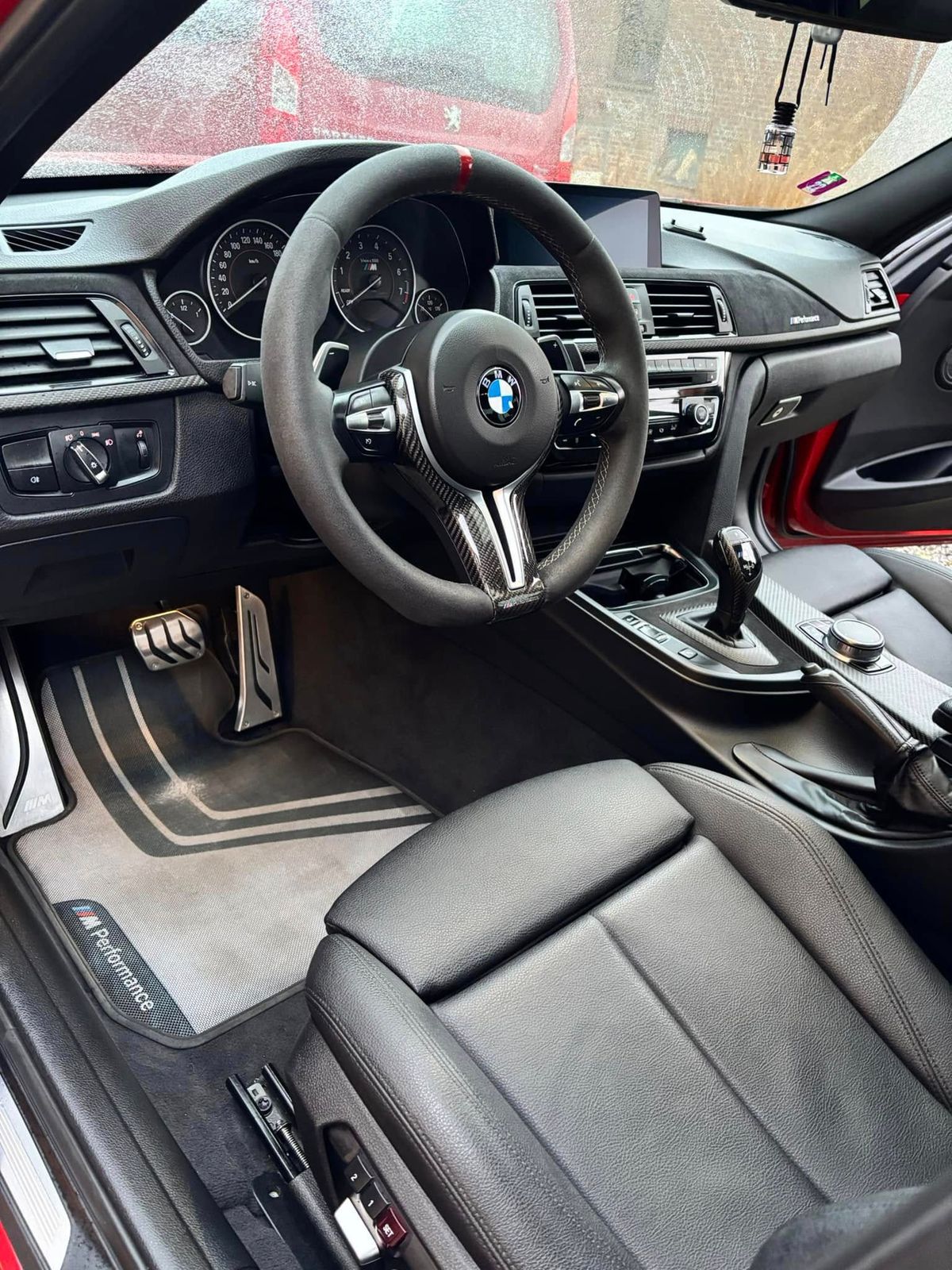 Traitements du Carbone et Alcantara+ protection Hydrophobe 