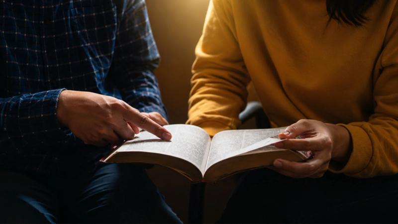 Нужно ли отстаивать Еванге лие перед неверующими?