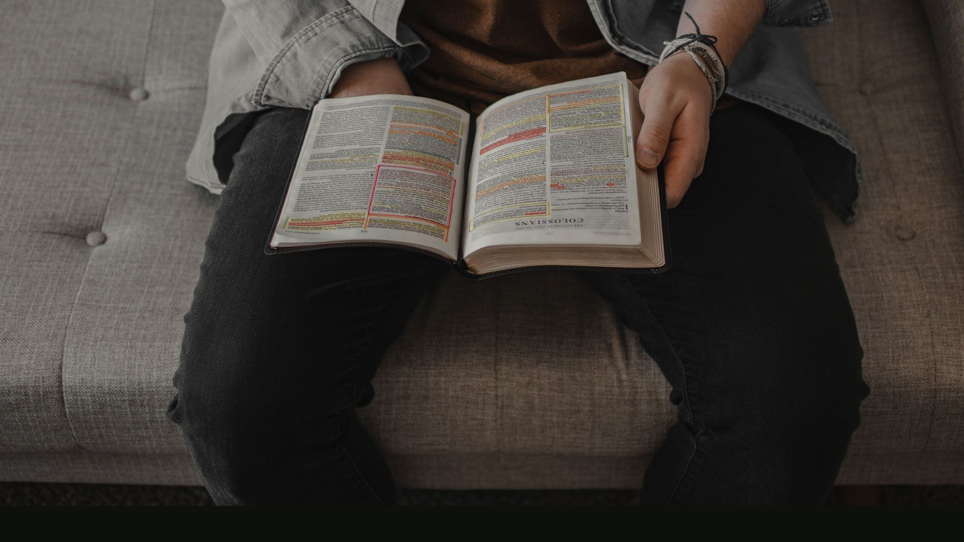 Promotional image for Как часто нужно читать Библию?