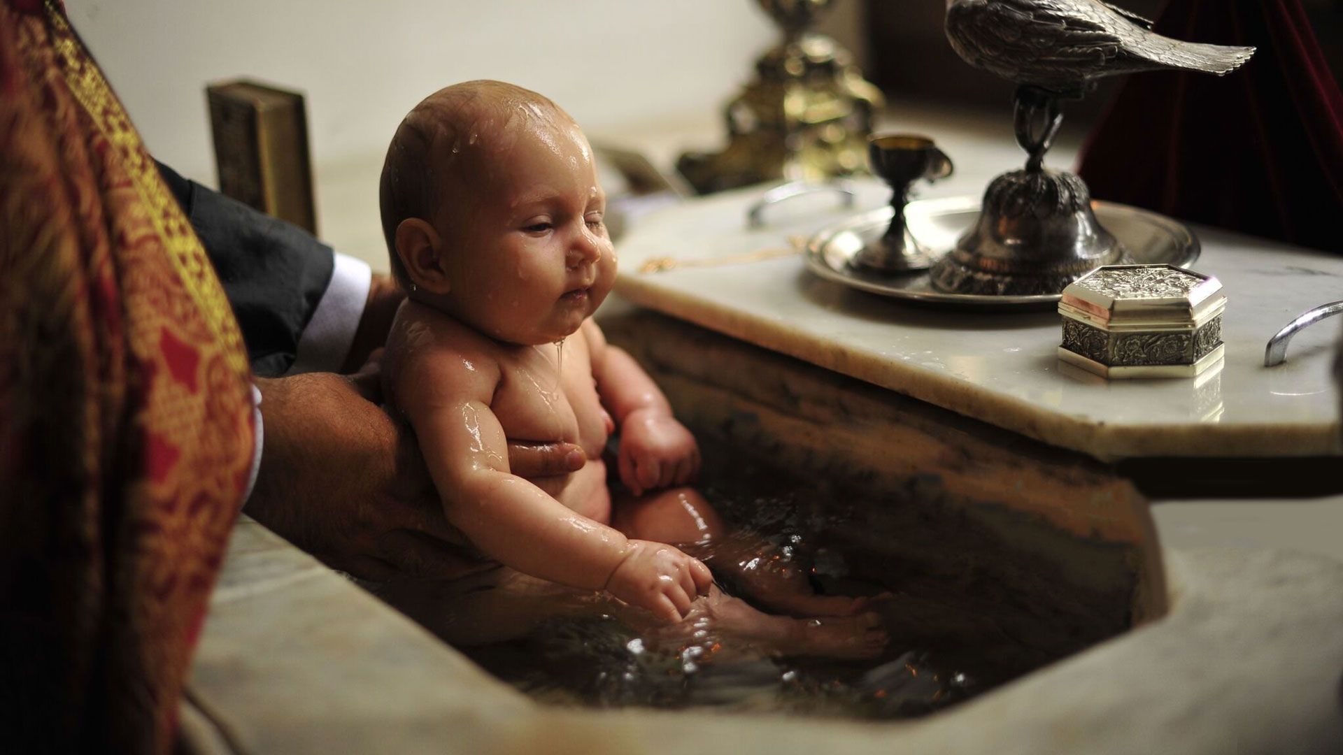 Promotional image for Действенно ли крещение в православной церкви?