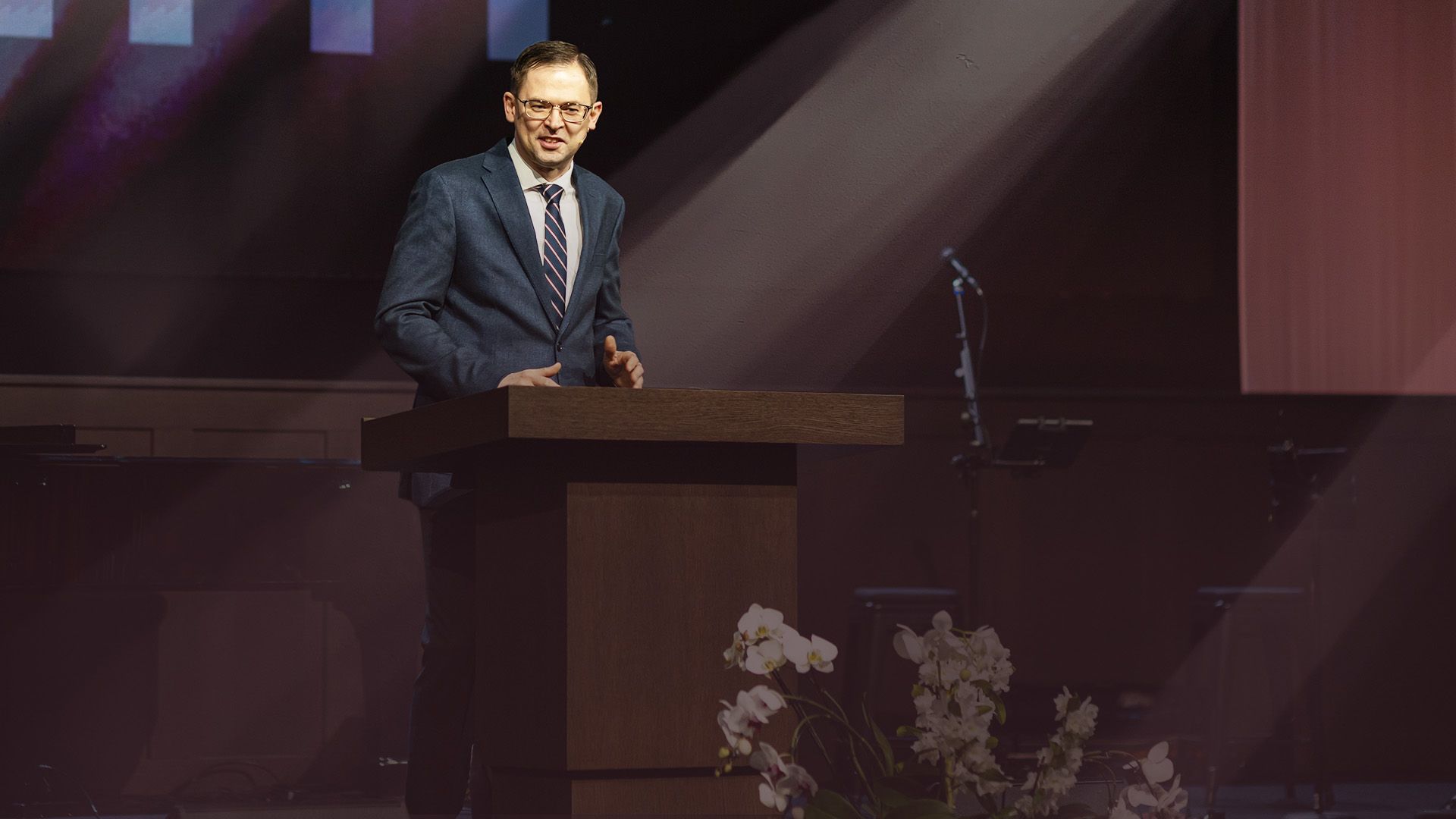 Promotional image for Опасности поклонения