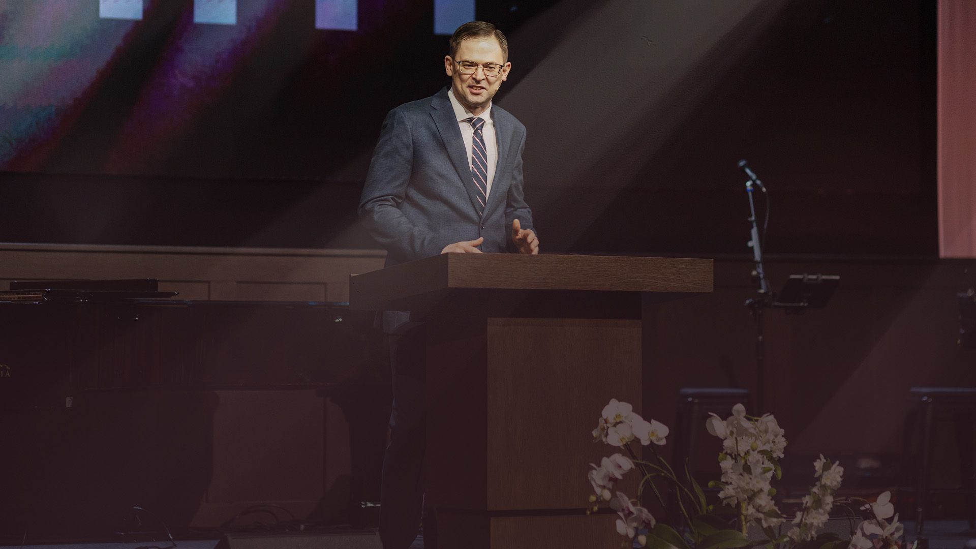 Promotional image for Опасности поклонения