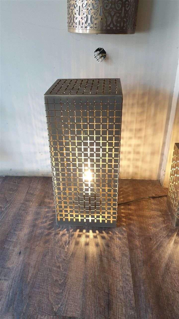 Boundary & Floor Lamps