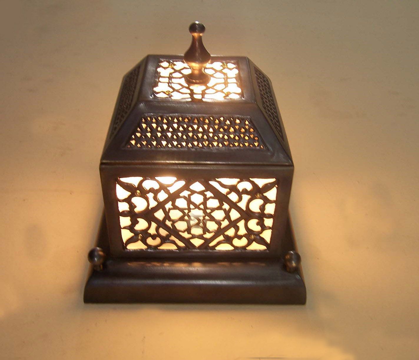 Boundary & Floor Lamps