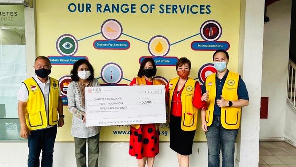 Cheque Presentation to Diabetes Singapore