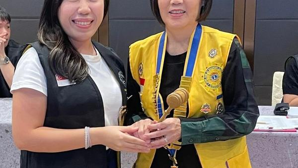 President Handover — Allysa Cho to Cecilia Goh
