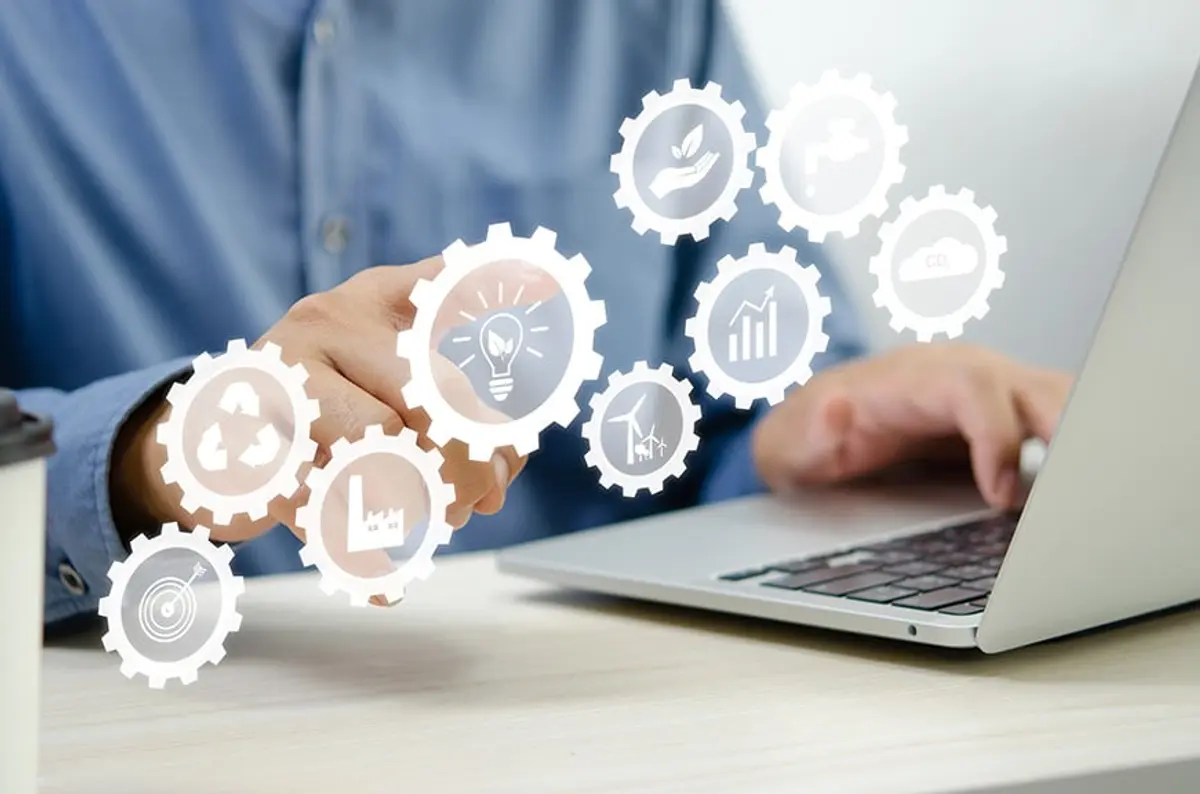 features and functionality of squarespace wix and wordpress