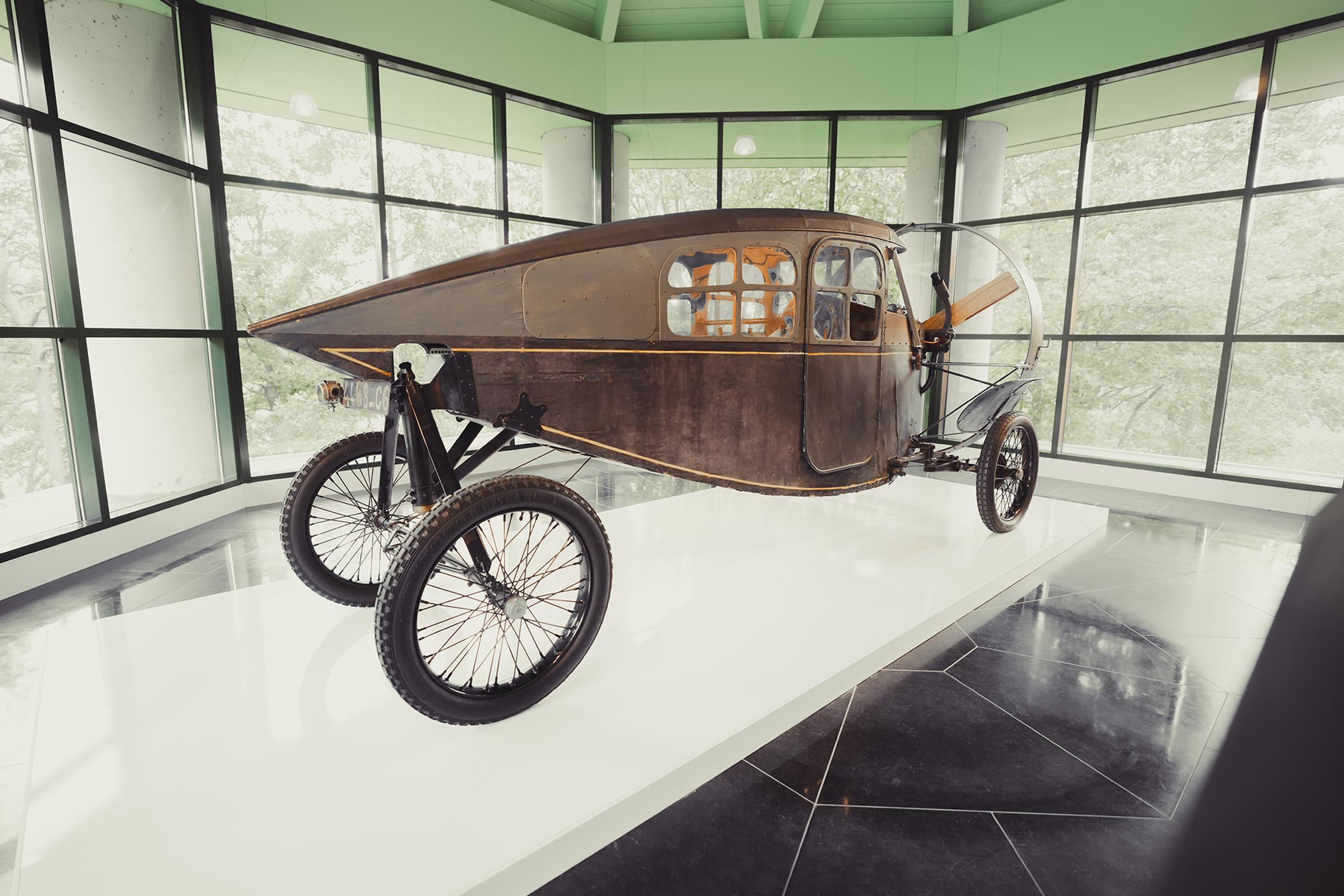 Louwman Museum onthult spectaculaire Leyat Hélica uit 1921