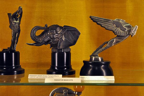 Mascotes ou seja joias para qualquer carro