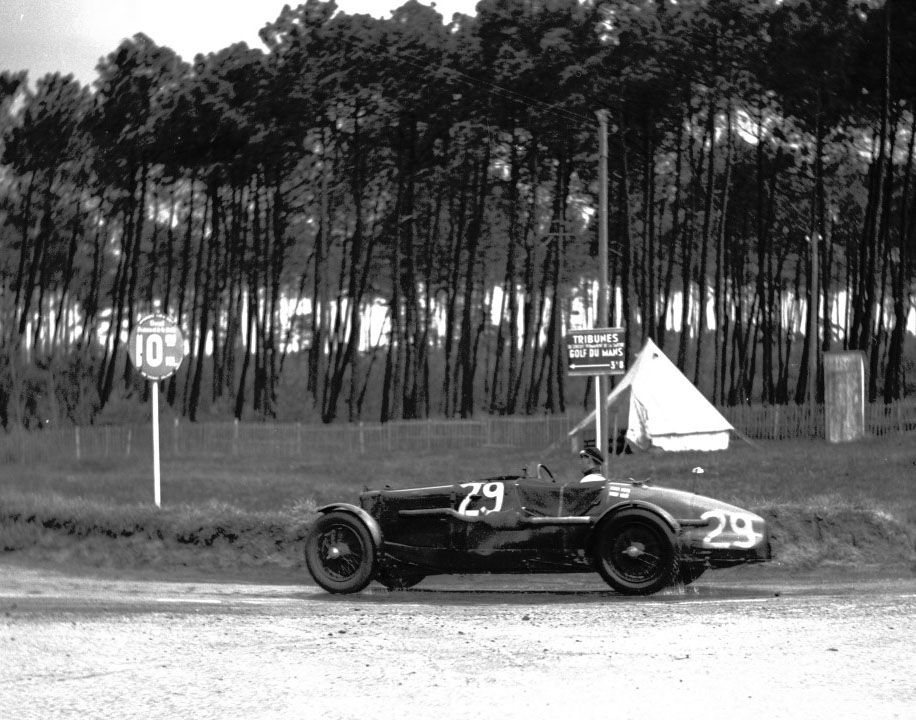 24 uur van le mans 30s aston martin