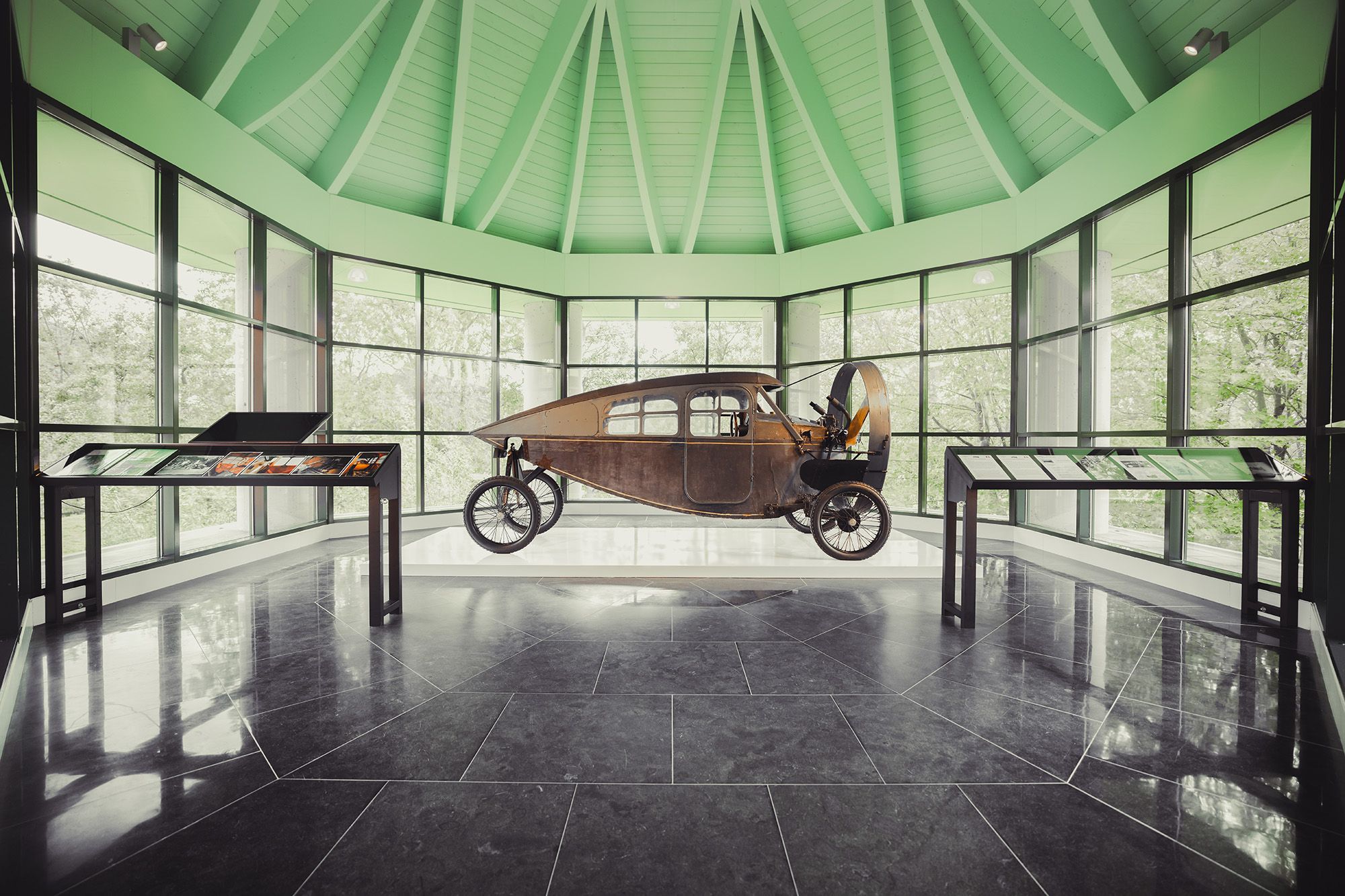 Louwman Museum onthult spectaculaire Leyat Hélica uit 1921