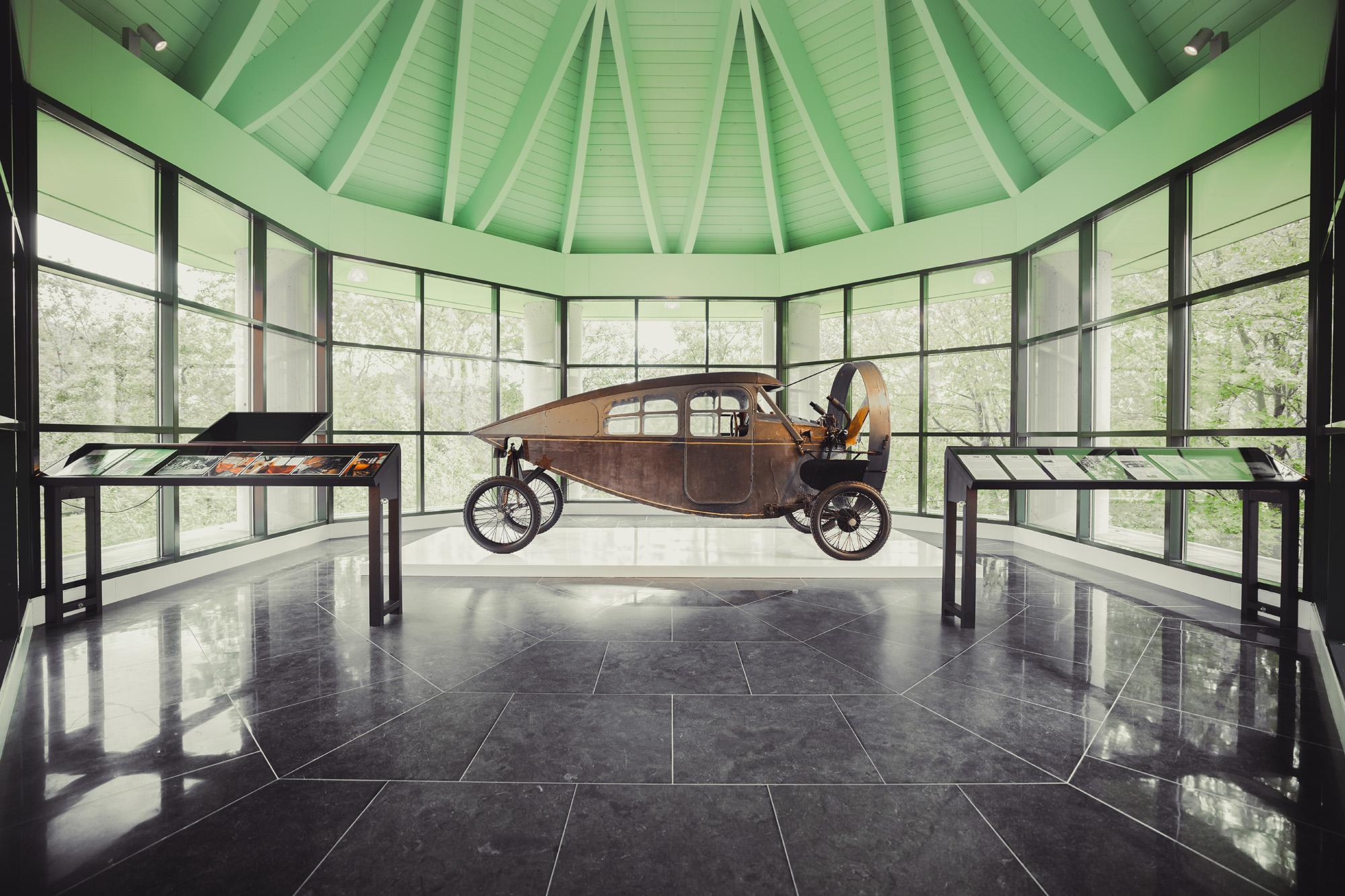 Louwman Museum enthullt spektakulare Leyat Helica von 1921