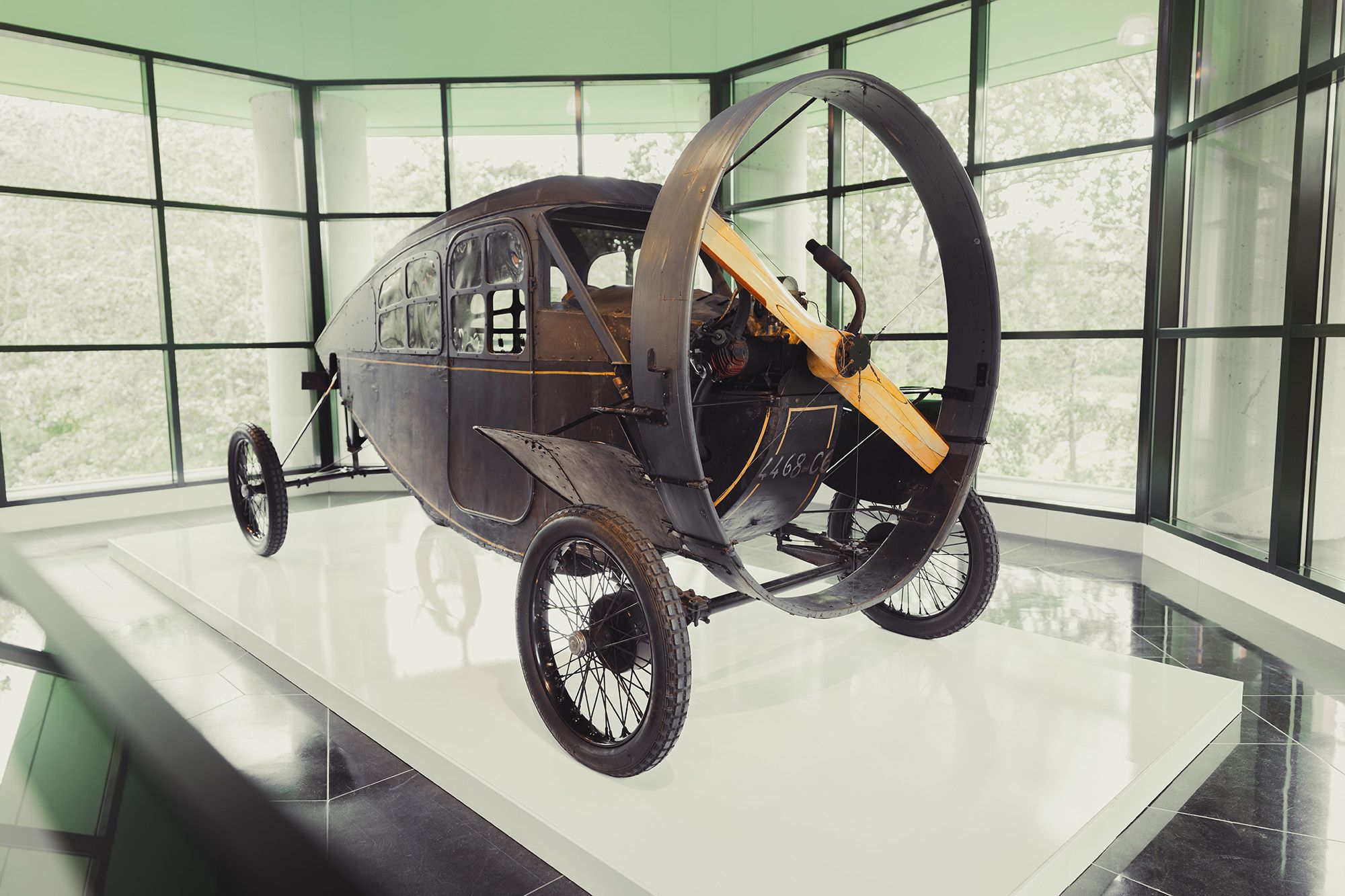 Louwman Museum onthult spectaculaire Leyat Hélica uit 1921