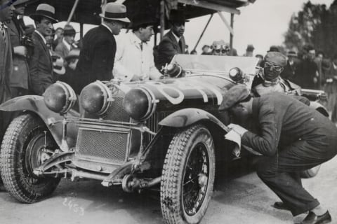 Enzo ferrari in schoonheid van snelheid