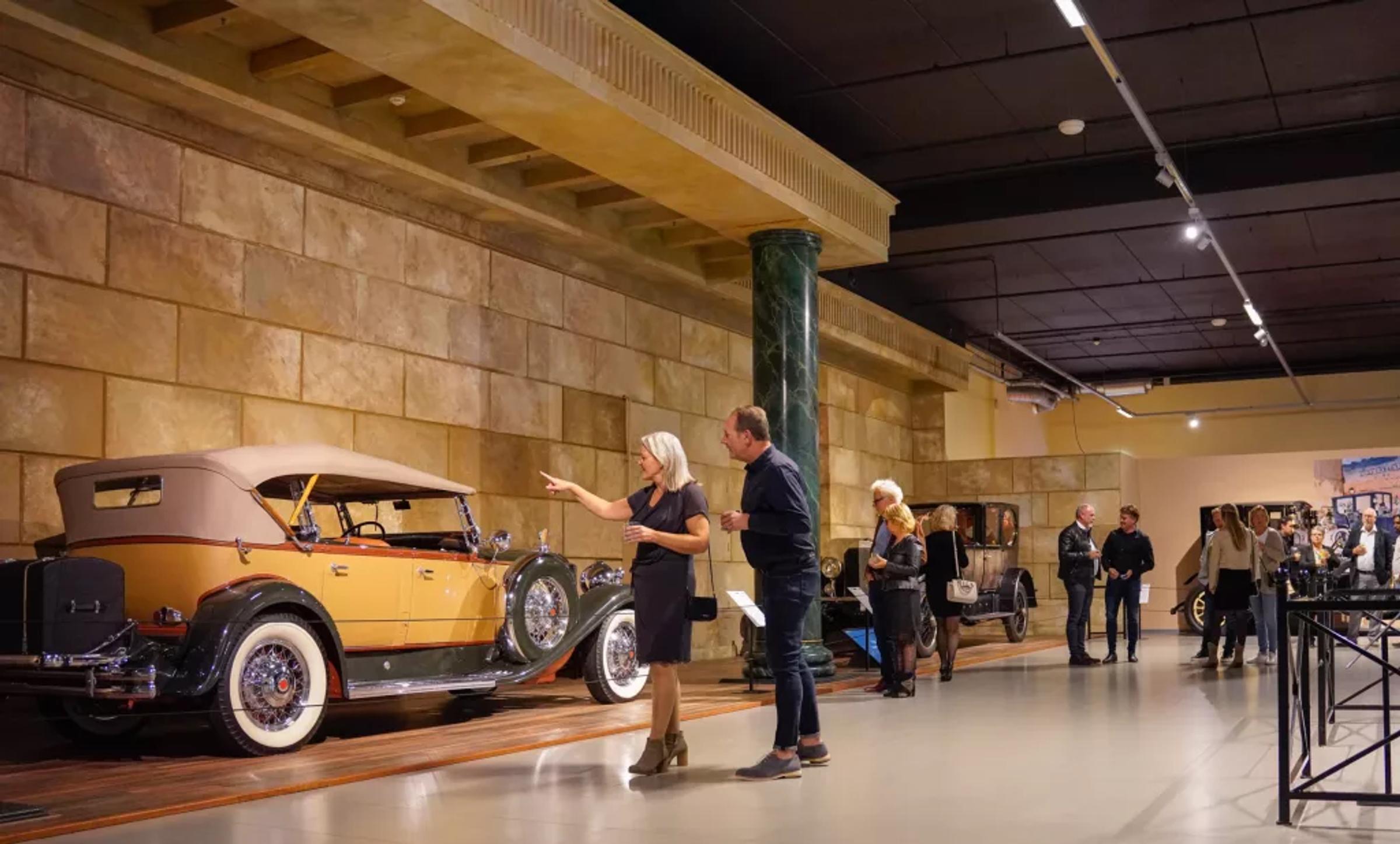 rondleidingen bij het louwman museum