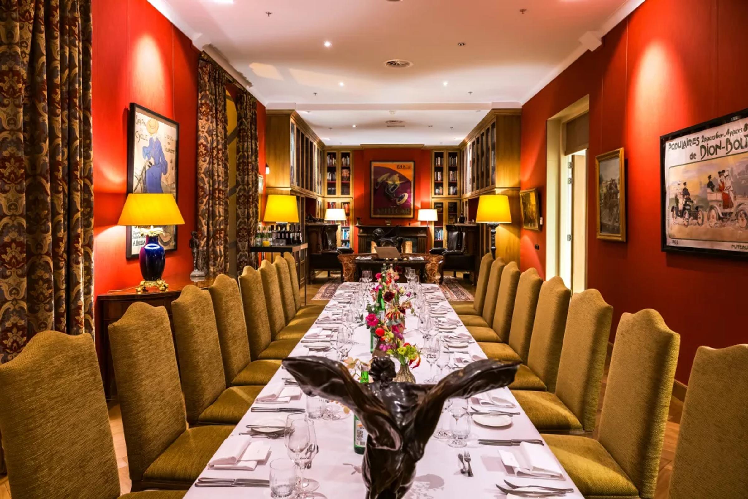 Bibliotheek met diner