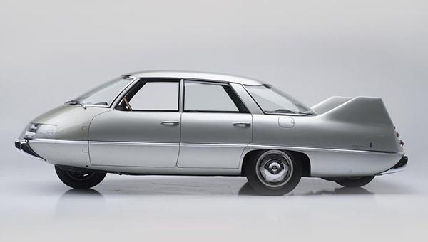 O Pininfarina X no Museu Louwman