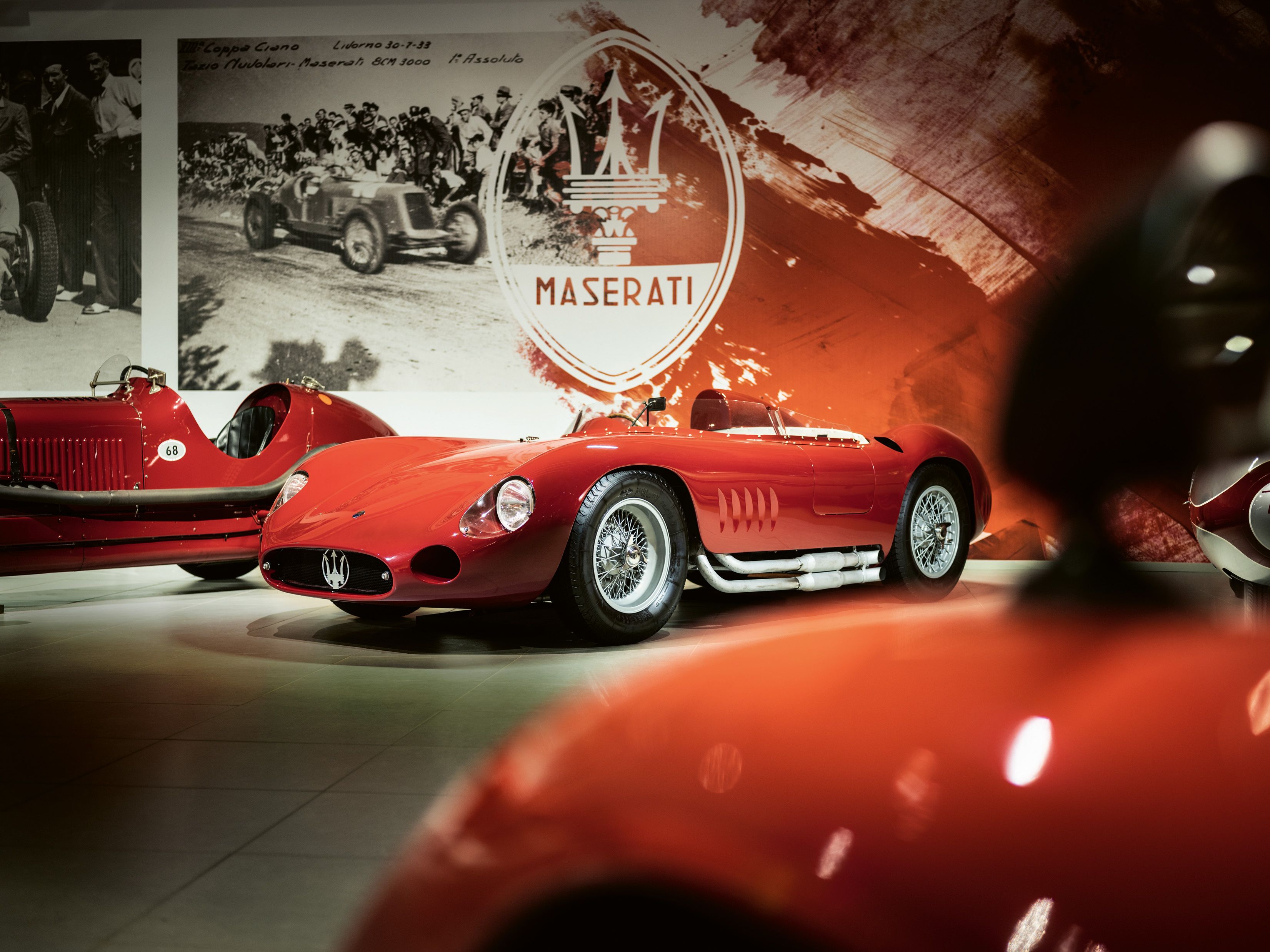Rode Maserati in het Louwman Museum