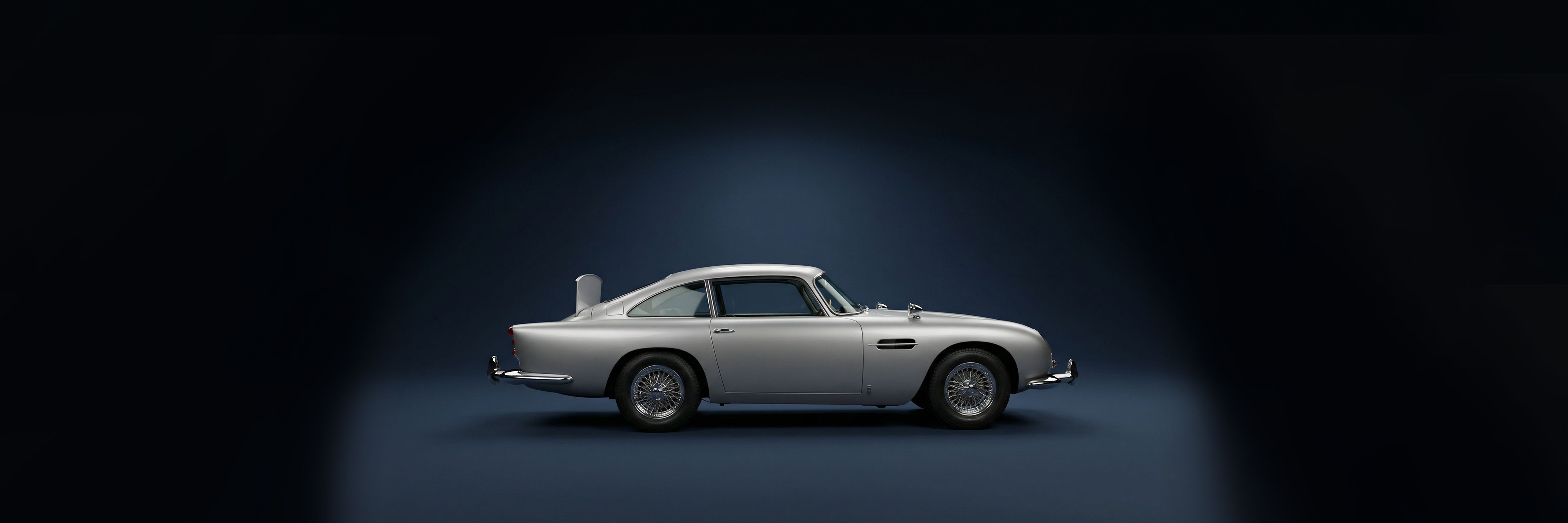 Sivvooaivi Aston Martinas alit alit albas stuodiijas
