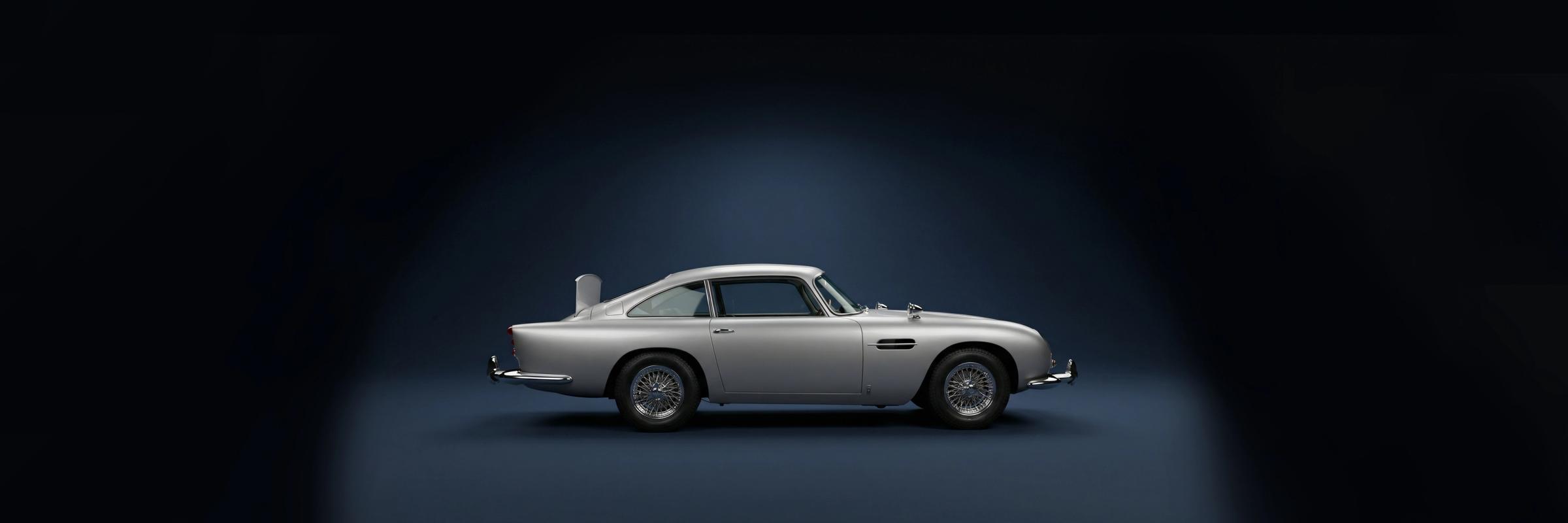 Sivvooaivi Aston Martinas alit alit albas stuodiijas