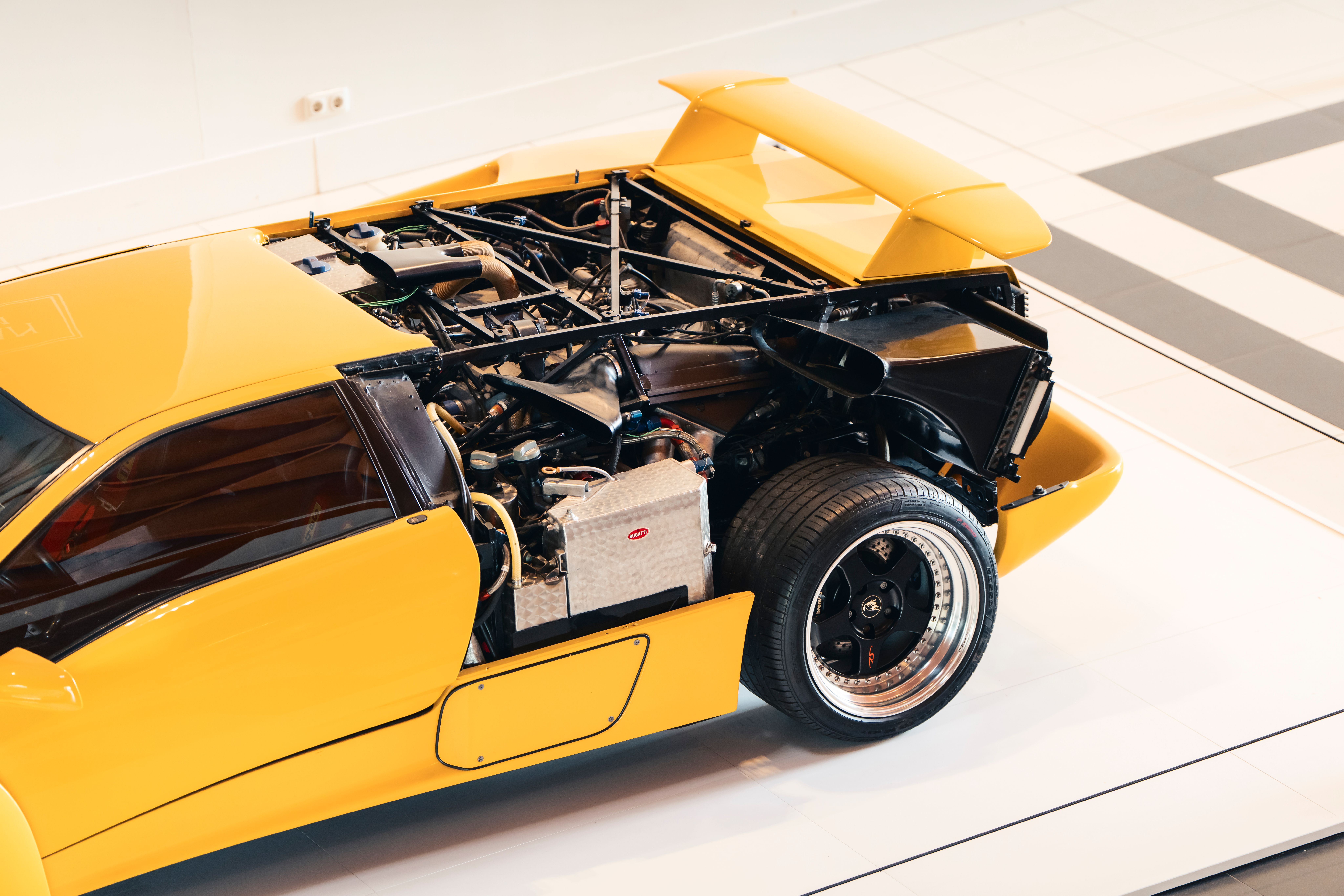 Lamborghini Diablo W16