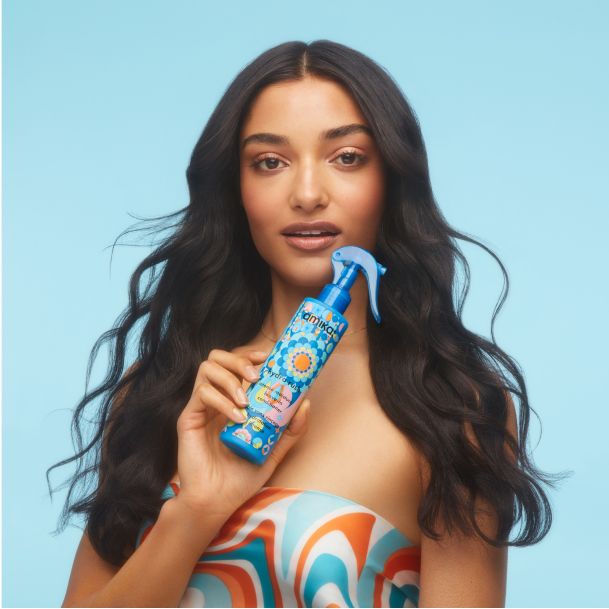 model holding hydro rush intense moisture leave-in conditioner