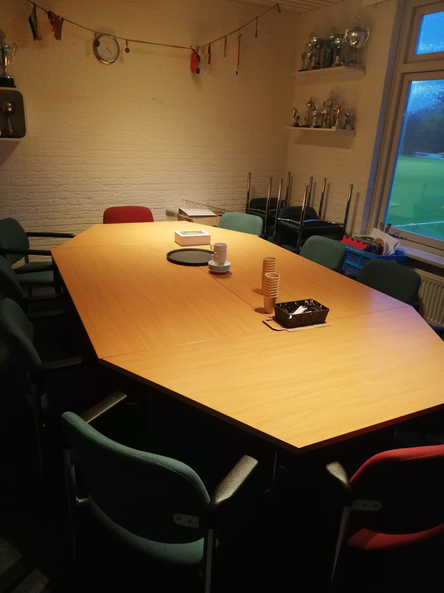Bestuurskamer DSS krijgt nieuwe stoelen van LogicQ