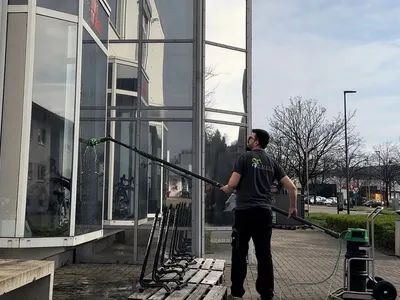 Glas- und Fensterreinigung
